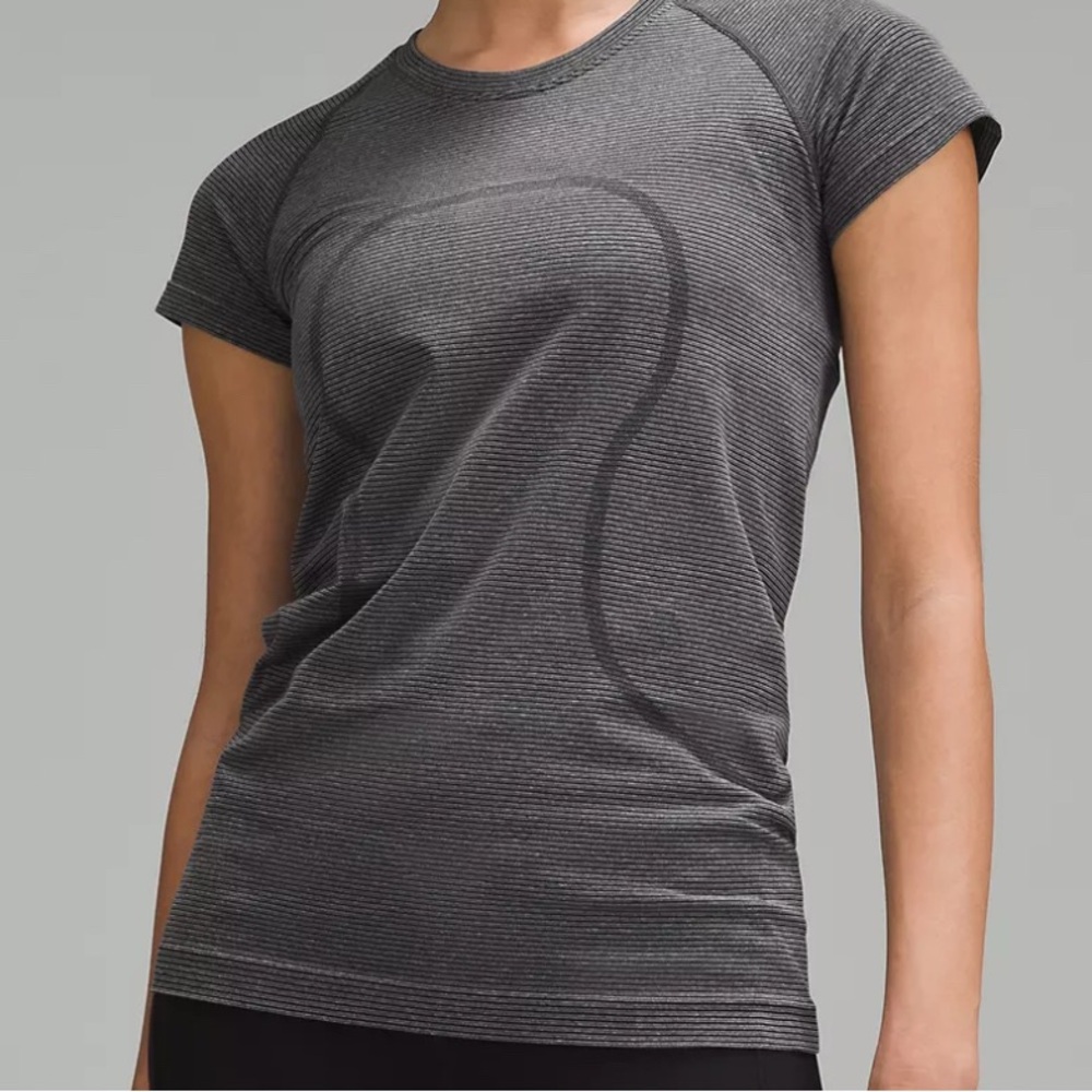 Lululemon Athletica Gray Fitted Cap Sleeve T-Shirt